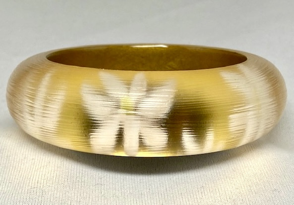 LG115 hand painted gold with white flowers lucite bangle